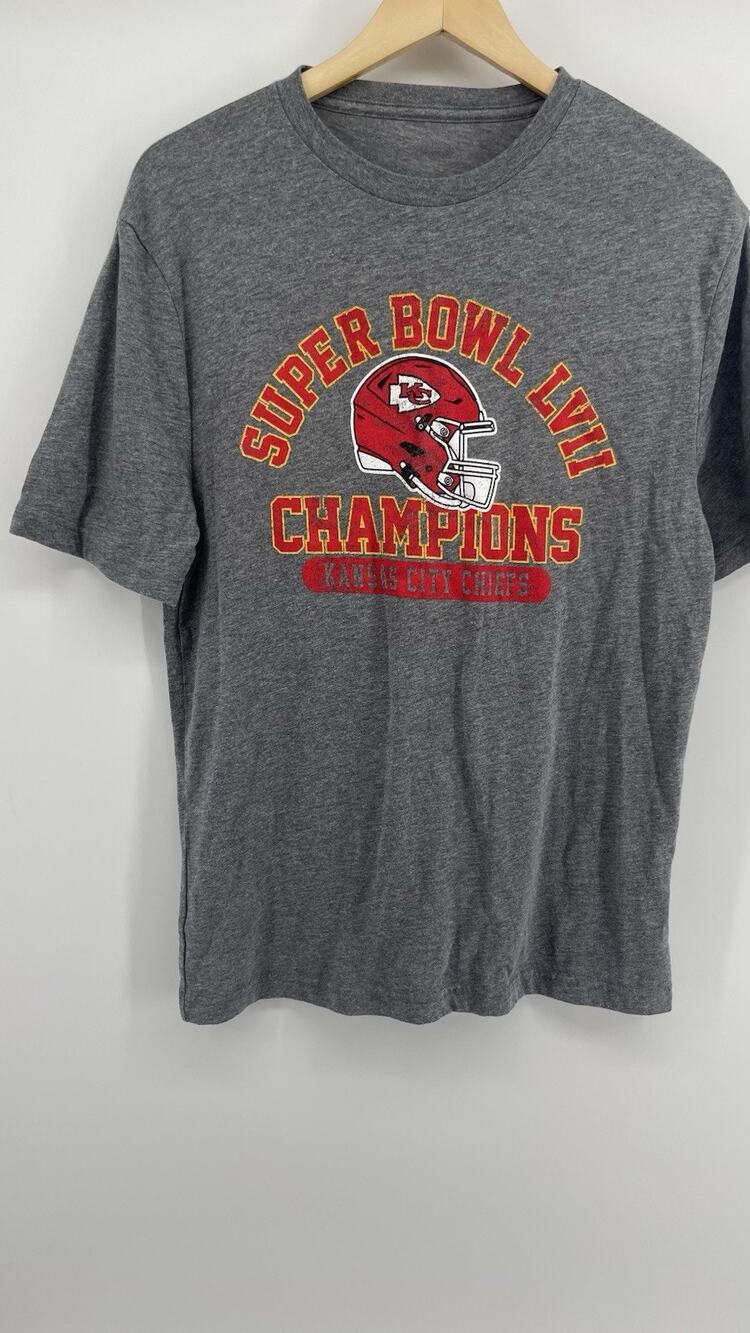 Kansas City Chiefs Super Bowl Champions T Shirt Mens Medium NFL Gray Tee